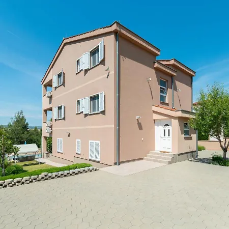Matas-2 By Interhome Apartamento Rovanjska