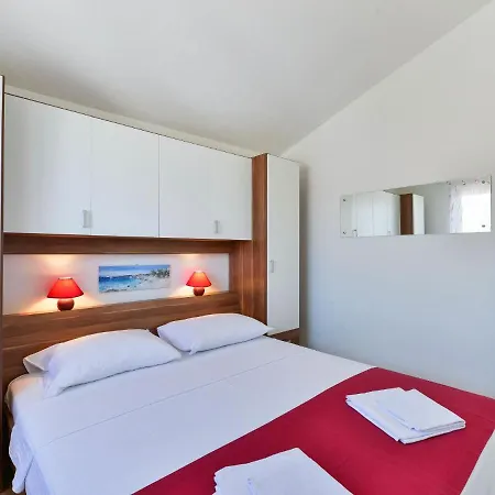 Apartment Matas-2 By Interhome Rovanjska